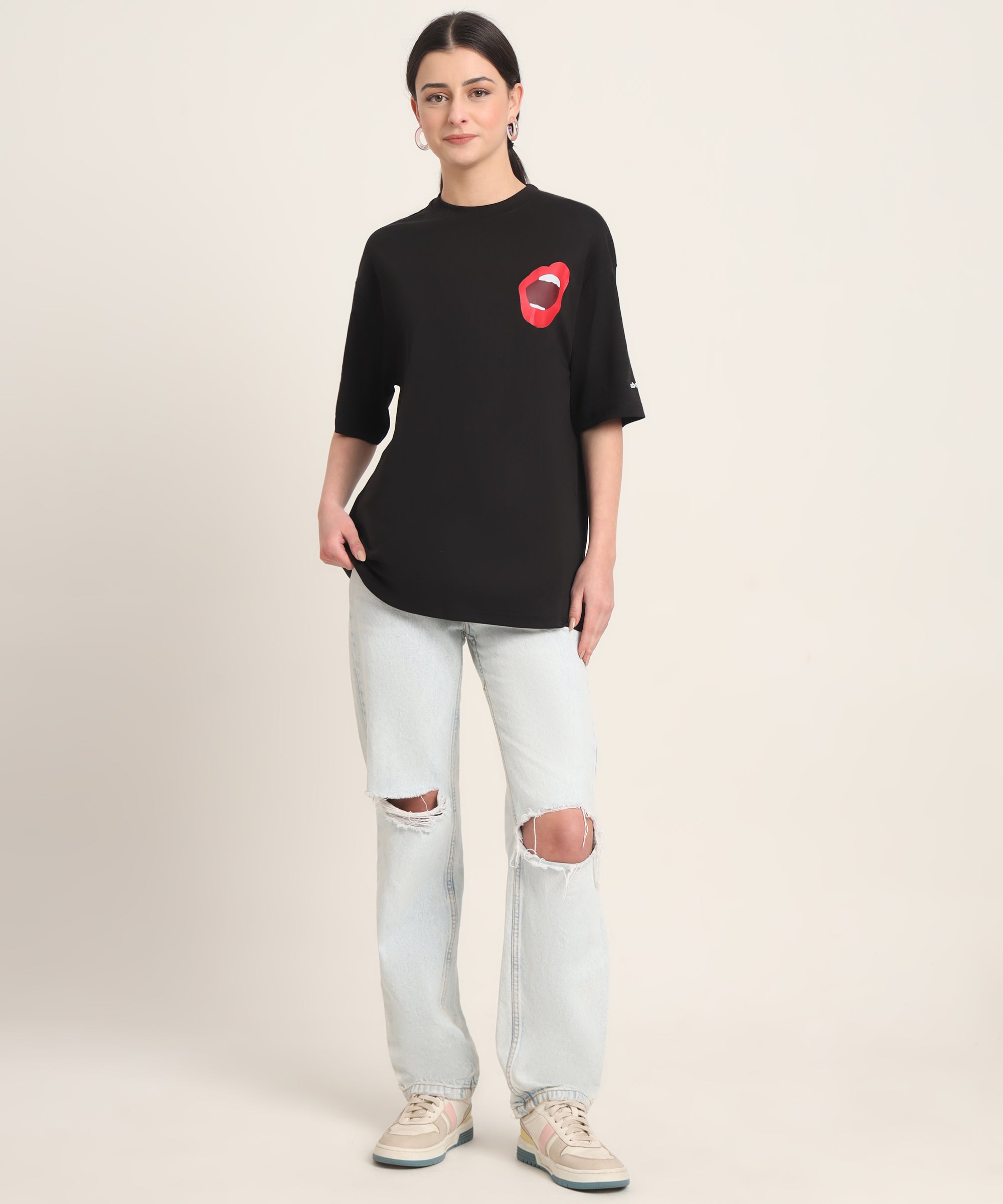 Shout Out Loud Oversized Graphic T-shirt