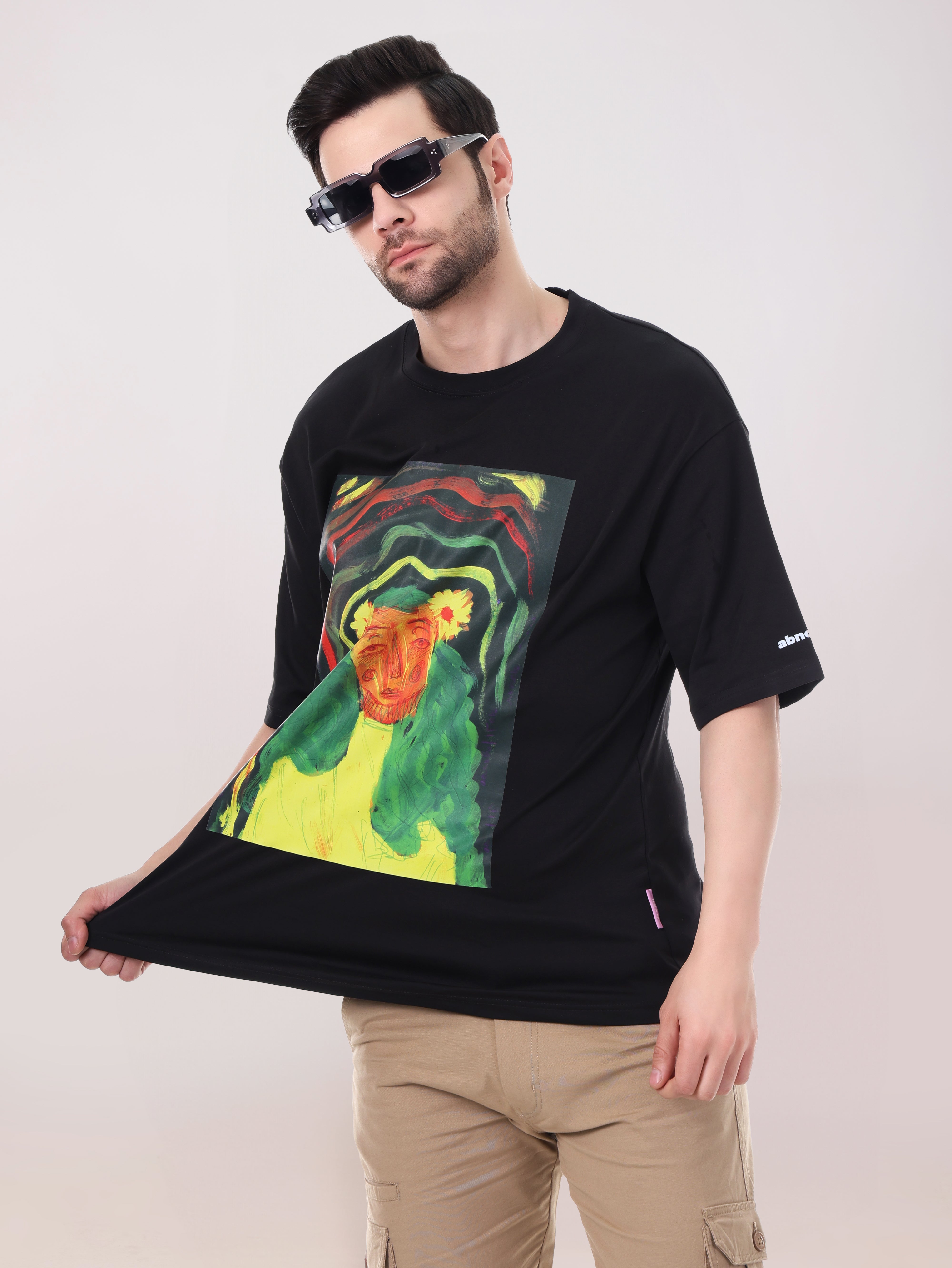 ✰ Straight Outta Gallery Oversized Graphic T-shirt